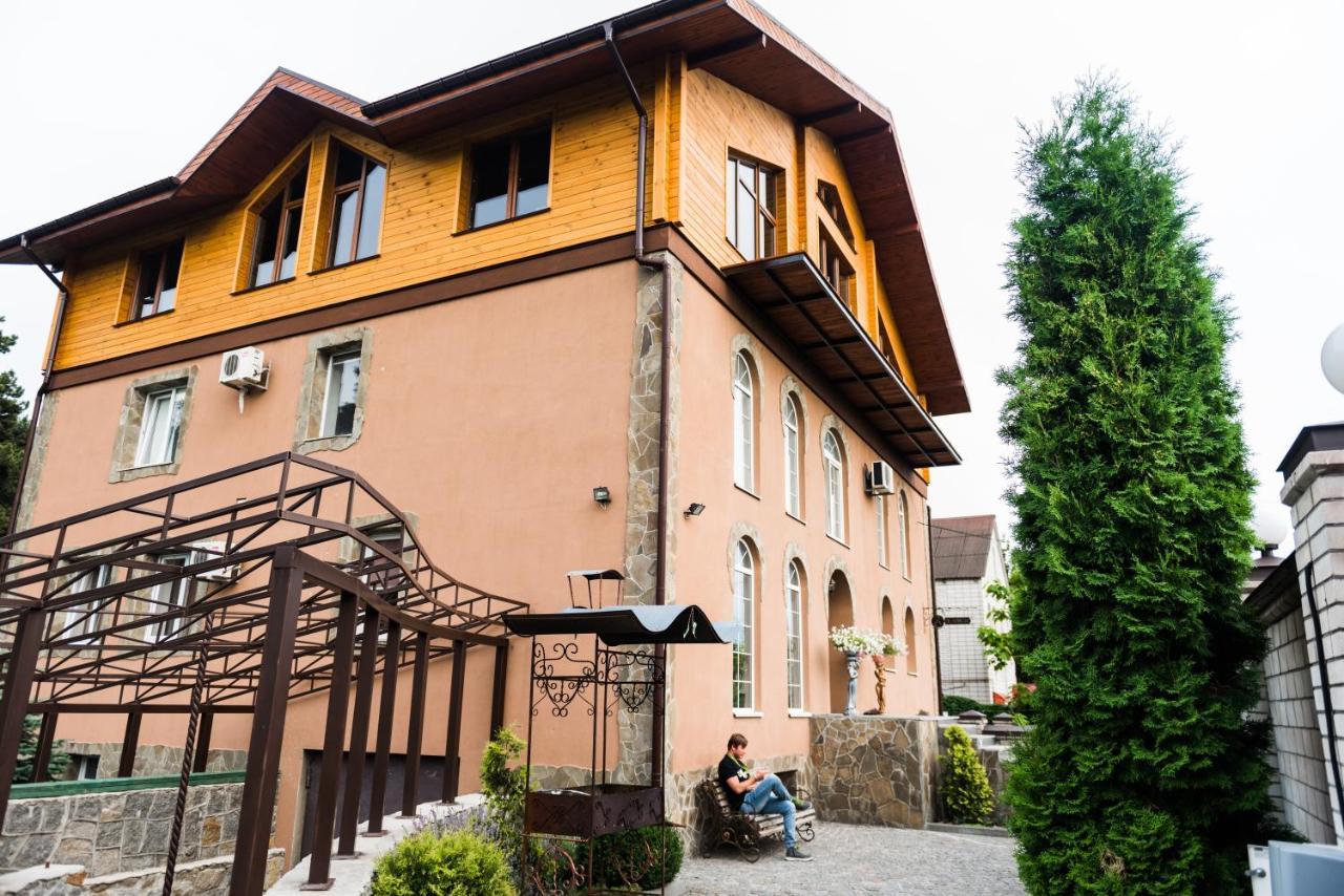 Golden park Apartments Umanʼ Eksteriør billede